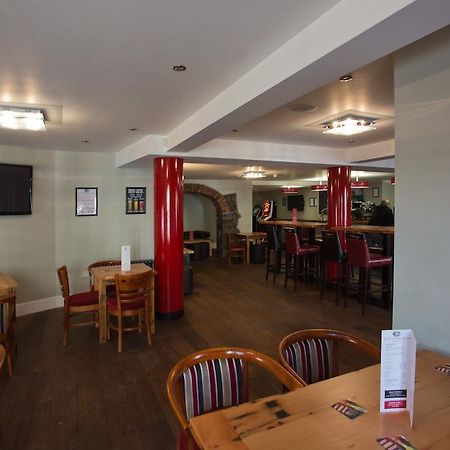 Cambrian Inn Tredegar エクステリア 写真