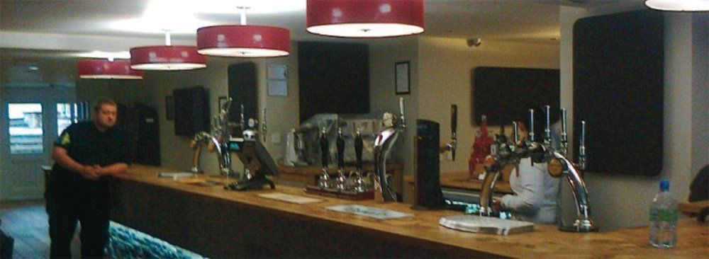 Cambrian Inn Tredegar エクステリア 写真
