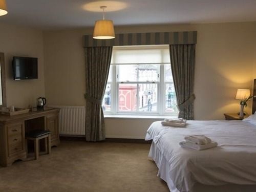 Cambrian Inn Tredegar エクステリア 写真