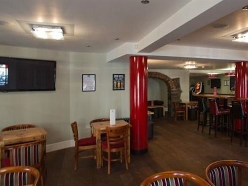 Cambrian Inn Tredegar エクステリア 写真